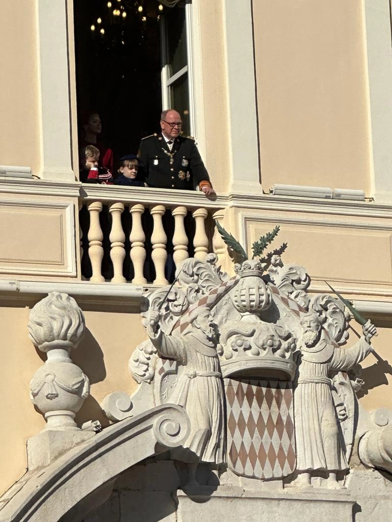 S.A.S. le Prince Albert II avec Sa famille.jpg