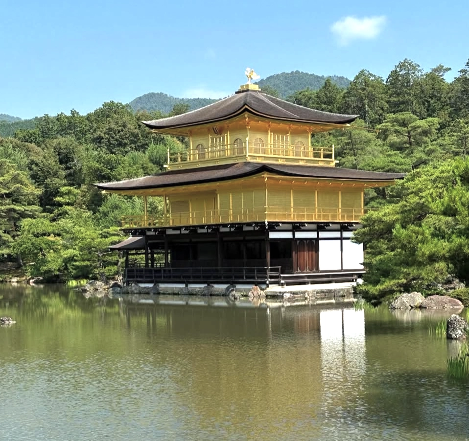 5-Kyoto-Temple Kinkaku-Ji avec ses façades recouvertes à la feuille d'or qui lui ont donné le surnom de Pavillon d'Or.png